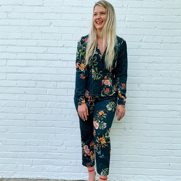 Meet your Posher, Trinity - Picture 1 of 1